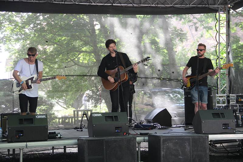 Nultým ročníkem olomouckého hudebního festivalu WaveBEAT ožilo v neděli 18. června odpoledne olomoucké Letní kino.  (na snímku kapela  No Distance Paradise)