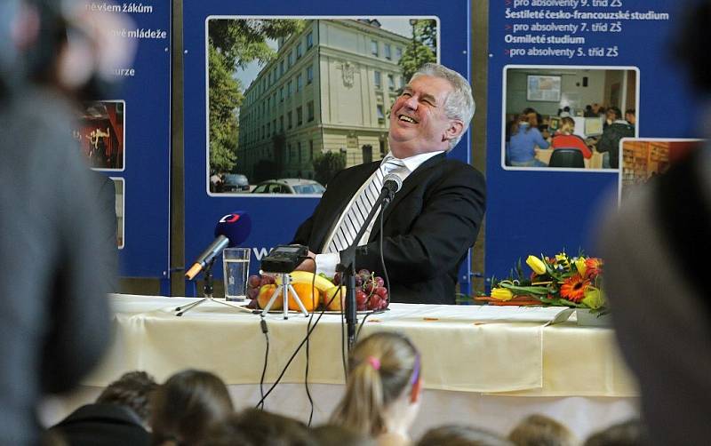 Prezident Zeman na besedě se studenty Slovanského gymnázia v Olomouci 