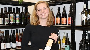 Ve své vinotéce v centru Olomouce nabízí Markéta Nezvalová jen tzv. naturální vína