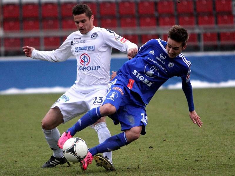 Olomoucká Sigma (v modrém) v generálce na jarní část ligy porazila Slovácko 1:0