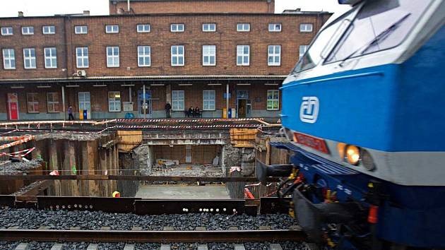 Rekonstrukce nástupišť, podchodu a tratí na hlavním nádraží v Olomouci