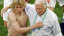 červen 2006. Pavel Nedvěd a Karel Brückner po vítězném zápase s USA (3:0) na MS v Německu