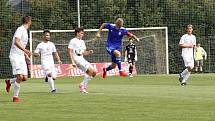 Fotbalisté Sigmy Olomouc B (v modrém) porazili Slovácko B 8:0.