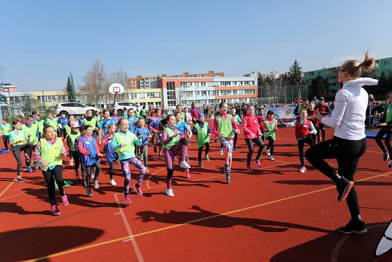 Olympijský trénínk na ZŠ Heyrovského v Olomouci pod vedením Michaely Hrubé, Štěpána Janáčka, Šárky Kašpárkové a Michala Pogányho