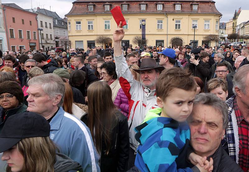 Setkání prezidenta Zemana s veřejností na náměstí ve Šternberku