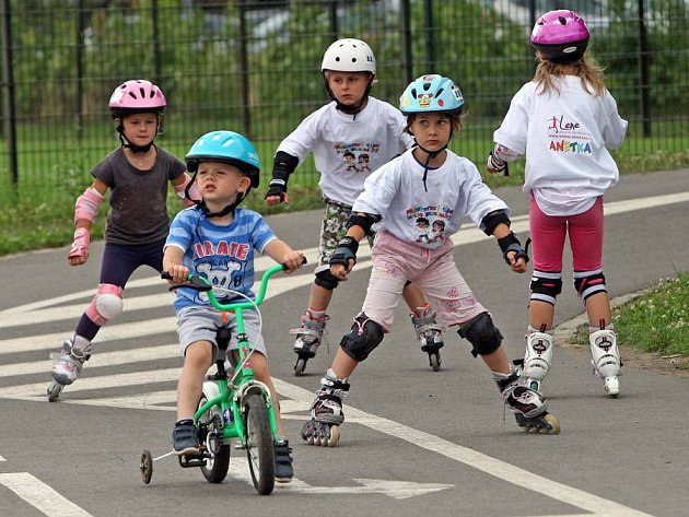 Dětské závody na kolečkových bruslích – Mini in-line Cup v Centru Semafor.