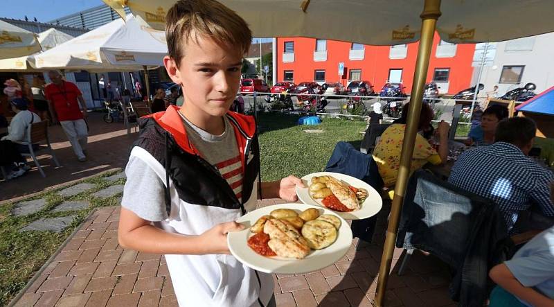 Grilovačka v olomoucké restauraci Jízdárna pro Dobré místo pro život