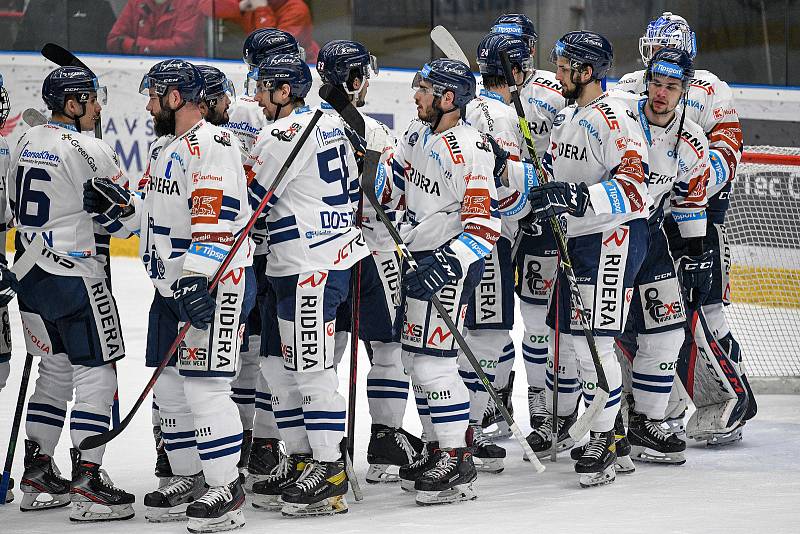 Předkolo play off hokejové extraligy - 4. zápas: HC Olomouc - HC Vítkovice Ridera, 15. března 2022 v Olomouci. Radost Vítkovic po konci utkání.