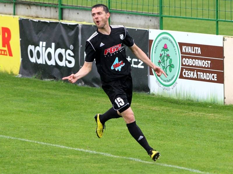 Fotbalisté 1. HFK Olomouc (v černém) porazili Znojmo 2:0.