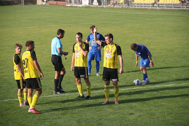 Fotografie ze zápasu 5. kola divize E mezi celky FK Nové Sady a FK Kozlovice