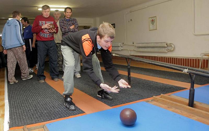 Kuželkářská liga handicapovaných ve Šternberku