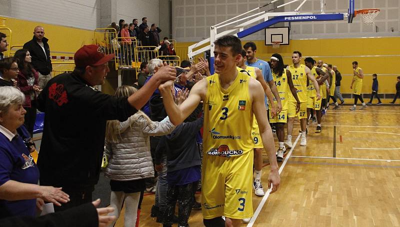 BK Olomoucko porazilo v domácím zápase nadstavbové skupiny A1 Brno 96:66.