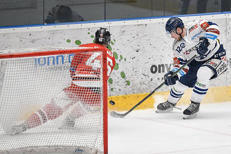 Předkolo play off hokejové extraligy - 4. zápas: HC Olomouc - HC Vítkovice Ridera, 15. března 2022 v Olomouci. (zleva)