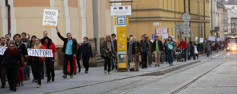 Veřejný protest proti stavbě Šantovka Tower v Olomouci