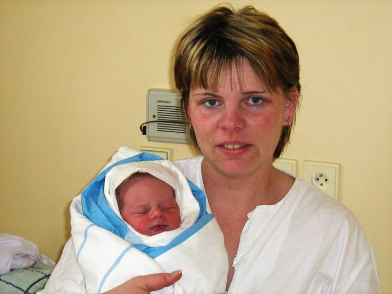 Karolína Krpatová, narozena  20.3., míra  48 cm, váha 2820 g, Majetín.