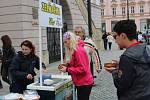 Den lidí bez domova na Horním náměstí v Olomouci nabídl benefiční polévku 