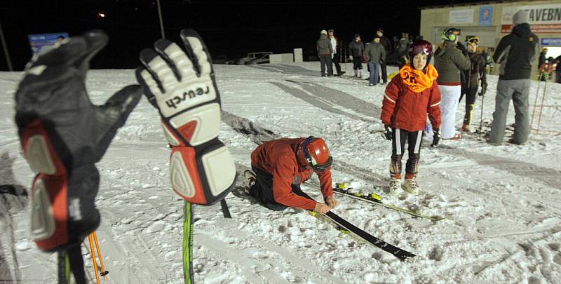 Ski areál v Hlubočkách - večerní lyžařské závody v obřím slalomu pro celou rodinu 