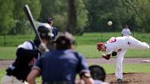 Olomoučtí baseballisté (v bílém) vs. Arrows Ostrava