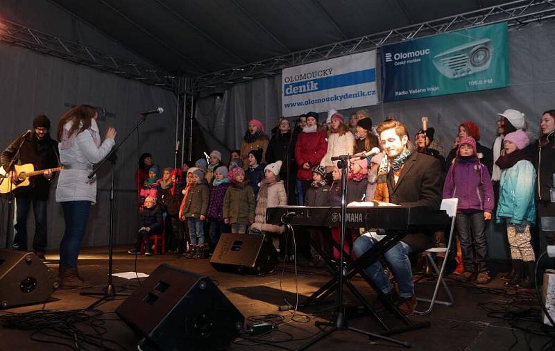 Česko zpívá koledy na Horním náměstí v Olomouci