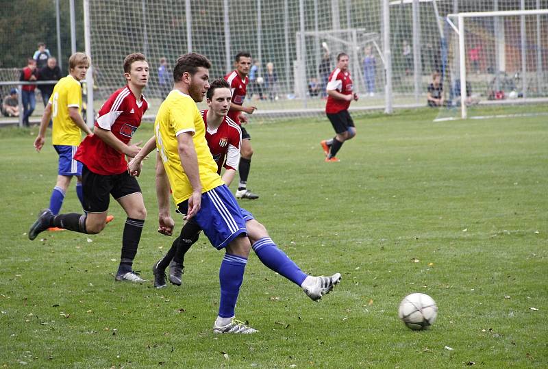 Bohuňovice (ve žlutém) porazily Paseku 6:1.