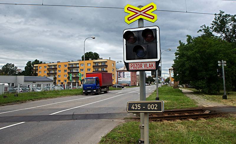 Na železničních přejezdech na Nových Sadech a Novém Světě nebliká bílé světlo.Plánovaná výluka od 5.6. - 9.7.2020.