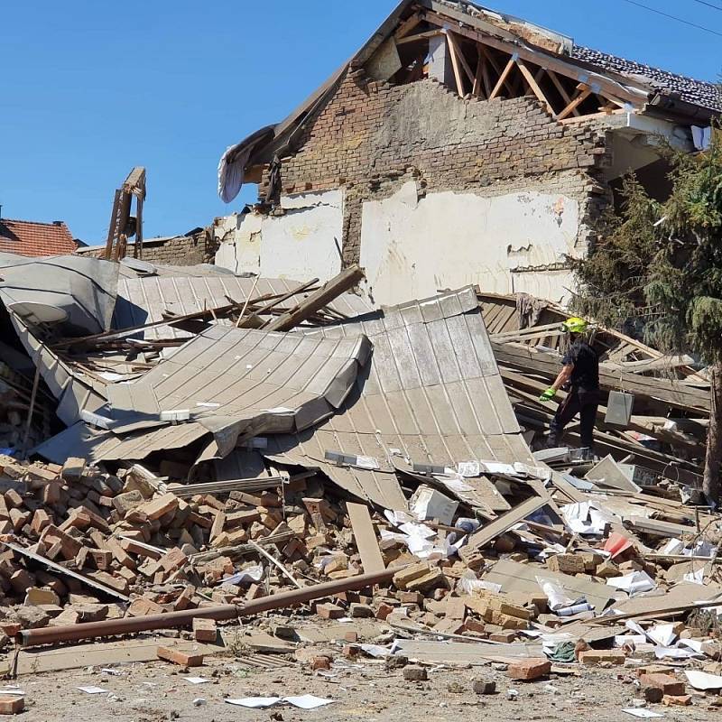 Výbuch zdemoloval dům v Olšanech u Prostějova, 17. července 2022