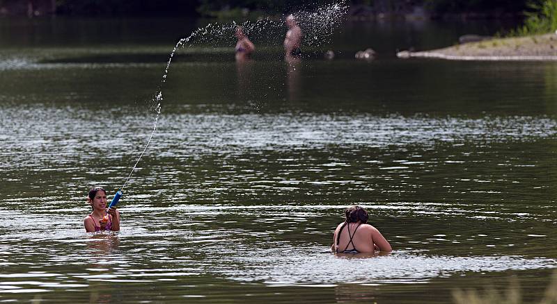 Přírodní koupaliště v bývalém lomu Litovel Nová Ves.