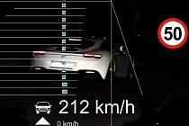 Policejní radar naměřil rychlost mladíkovi ve ferrari v Přerovské ulici v Olomouci 212 kilometrů za hodinu