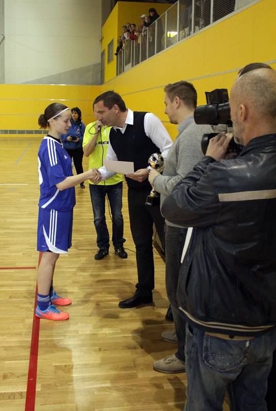 Třetí ročník turnaje fotbalistek Christmas Cup 2013