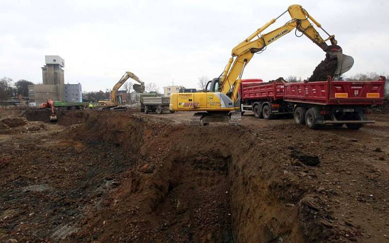 Stavba obchodního centra Šantovka v areálu bývalého Mila