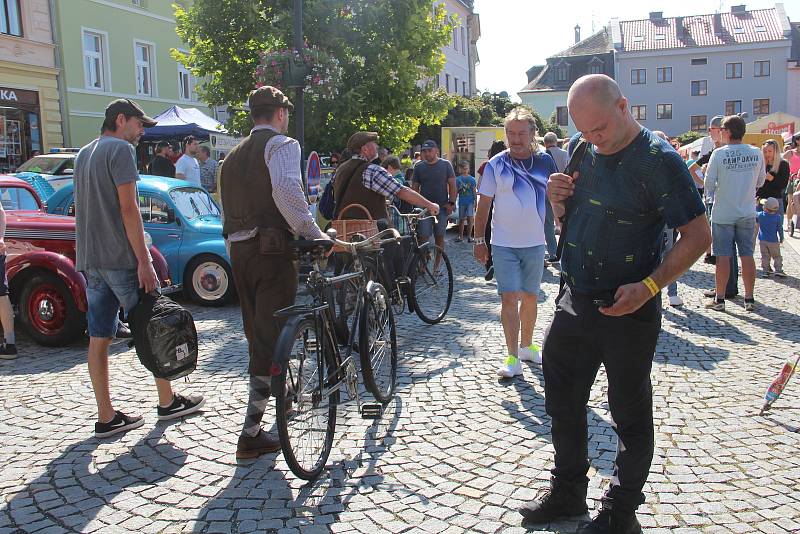 Ecce Homo Historic, dopolední program na Hlavním náměstí ve Šternberku, 11. 9. 2021