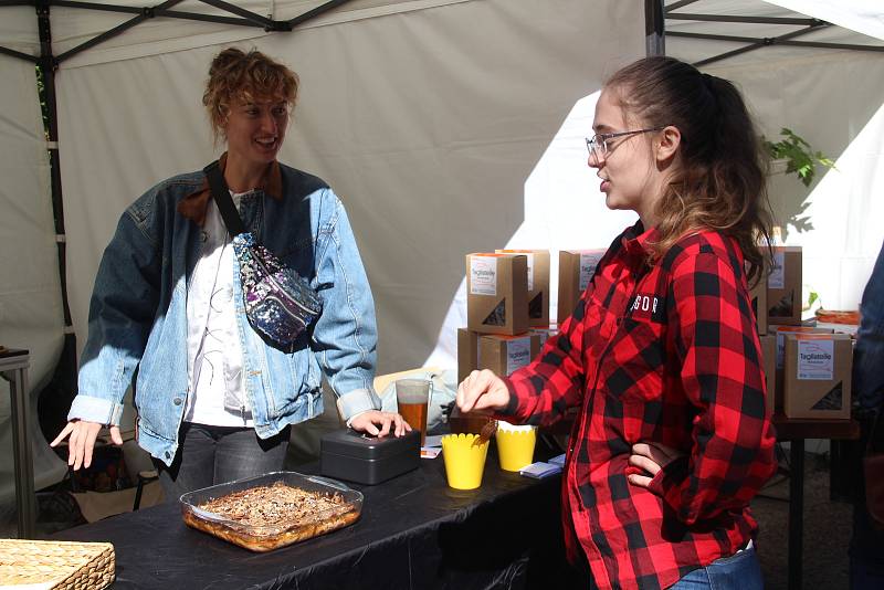 Festival plný netradičních pokrmů Extreme food festival v areálu Letního kina v Olomouci.