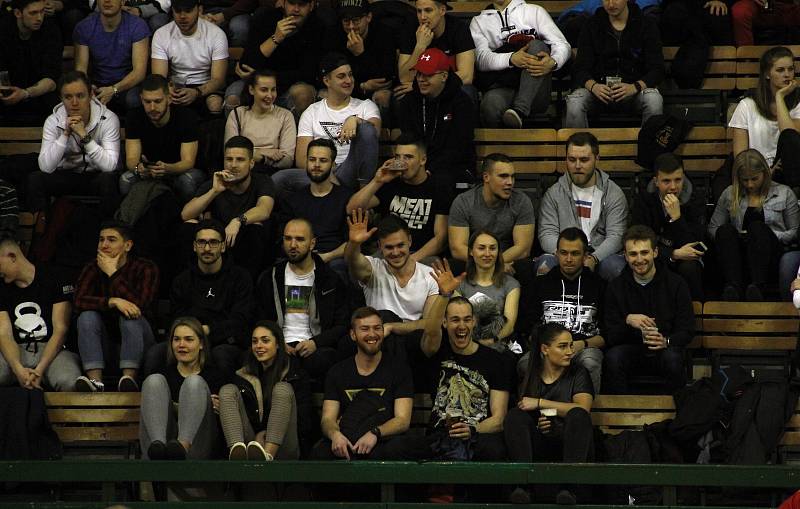 Hendikepovaný kamarád olomouckých futsalistů Jakub Řičica zahájil utkání s Jakubčovicemi.