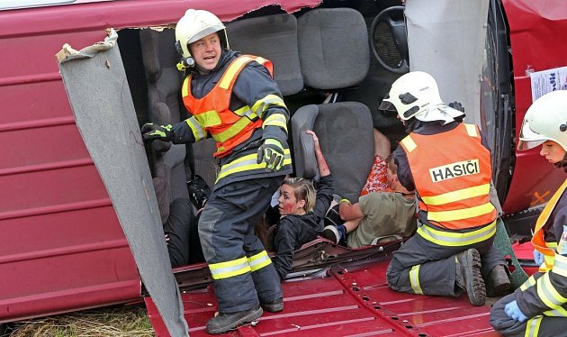 Velké mezinárodní cvičení záchranářů RAFEX 2014 v Přerově