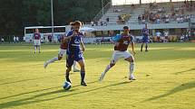 Brazilec v dresu olomoucké Sigmy Melinho (č. 11) zásoboval své spoluhráče přesnými kolmicemi v přípravném utkání v rakouském Bad Radkersburgu s West Hamem United.