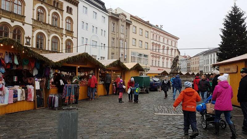 Vánoční trhy v centru Olomouce končí