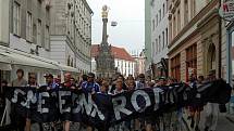 Fanoušci fotbalového týmu SK Sigma Olomouc uspořádali pochod z Horního náměstí na Andrův stadion