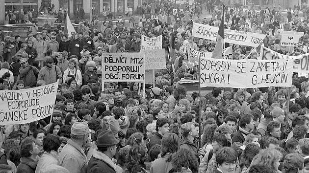Listopad 1989. Jak vzpomínáte na sametovou revoluci? - Olomoucký deník