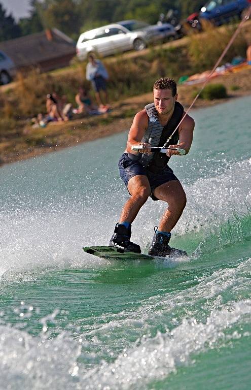 Wakeboarding a Wakeskate na pískovně v Nákle