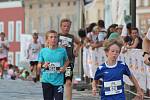 Součástí Olomouckého půlmaratonu je i Rodinný běh. V 17 hodiny se na něj vydaly stovky účastníků.