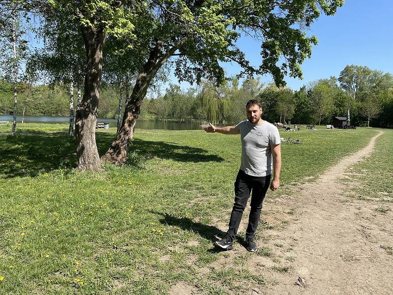 Tady budou převlékárny, slibuje Jiří Holub, provozovatel restaurace Terasa na Poděbradech u Olomouce