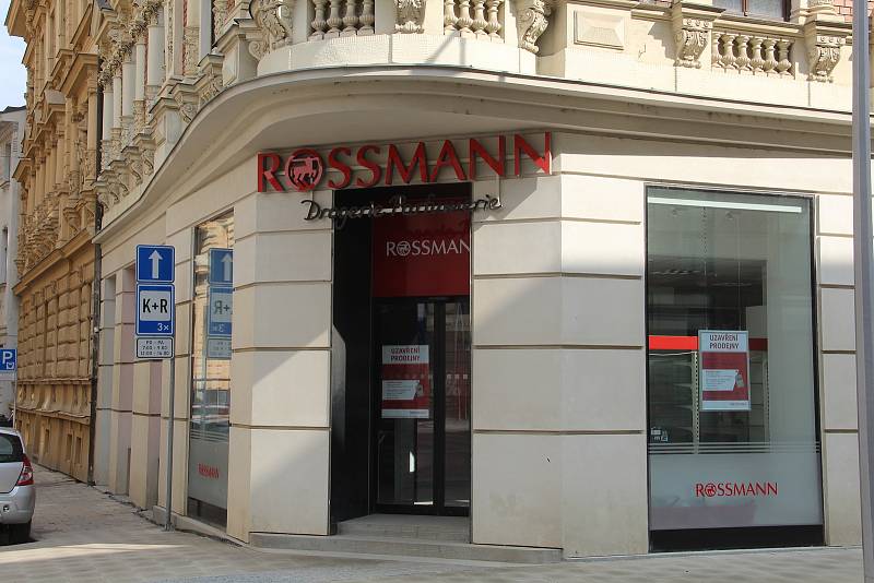 Společnost Rossmann opustila prodejnu ve Slovenské ulici v centru Olomouce po 19 letech.