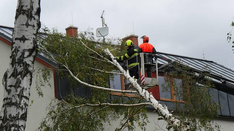 Zásahy hasičů kvůli silnému větru 3. a 4. října 2020 v Olomouckém kraji