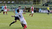 Fotbalisté 1. HFK Olomouc (v modrém) podlehli na domácím hřišti Kroměříži 1:2