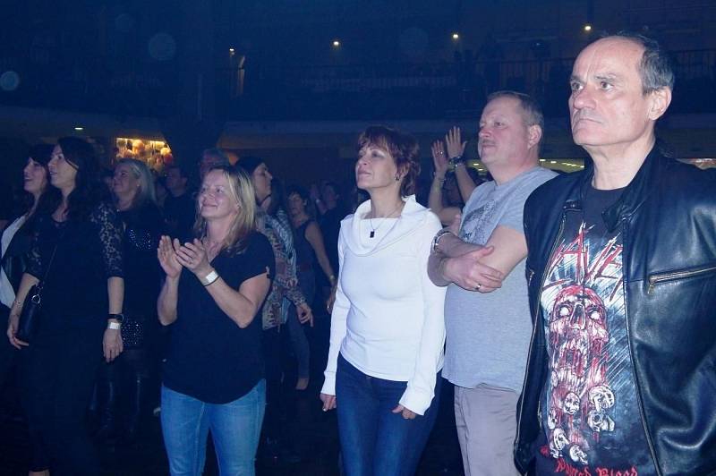 Rockový ples na olomouckém výstavišti Flora