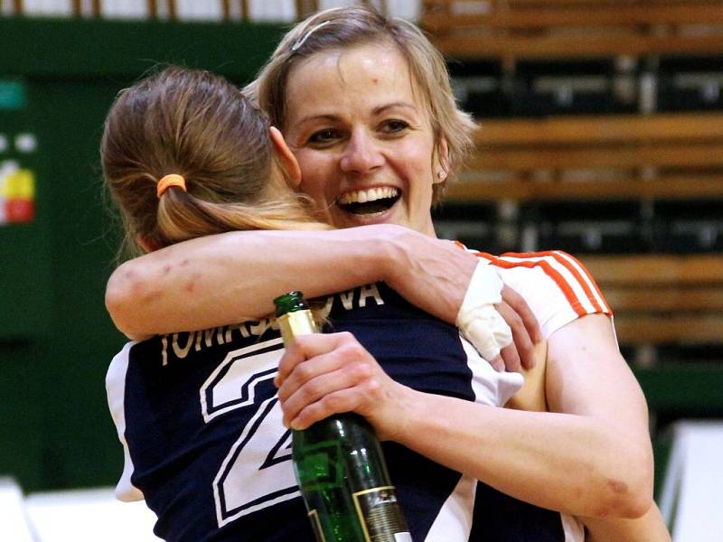 Jana Napolitano Šenková. Olomoucké volejbalistky vybojovaly s Brnem extraligový bronz