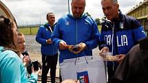 Trénink italské jednadvacítky na hřišti HFK Olomouc v Holici