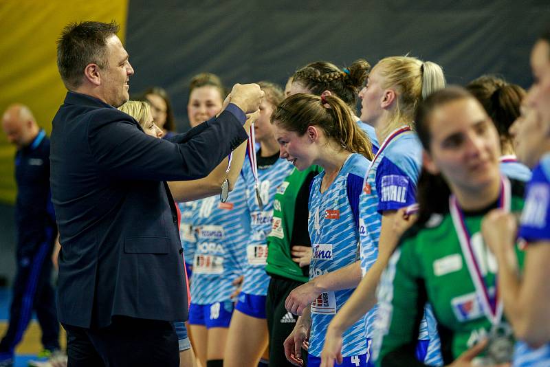 Utkání play off v házené o třetí místo, kdy DHC Sokol Poruba nakonec podlehla Olomouci.