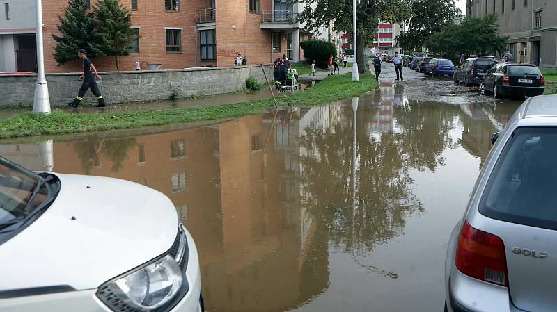 Havárie vodovodního řadu v Olomouci, 16. září 2020. Ulice U stadionu