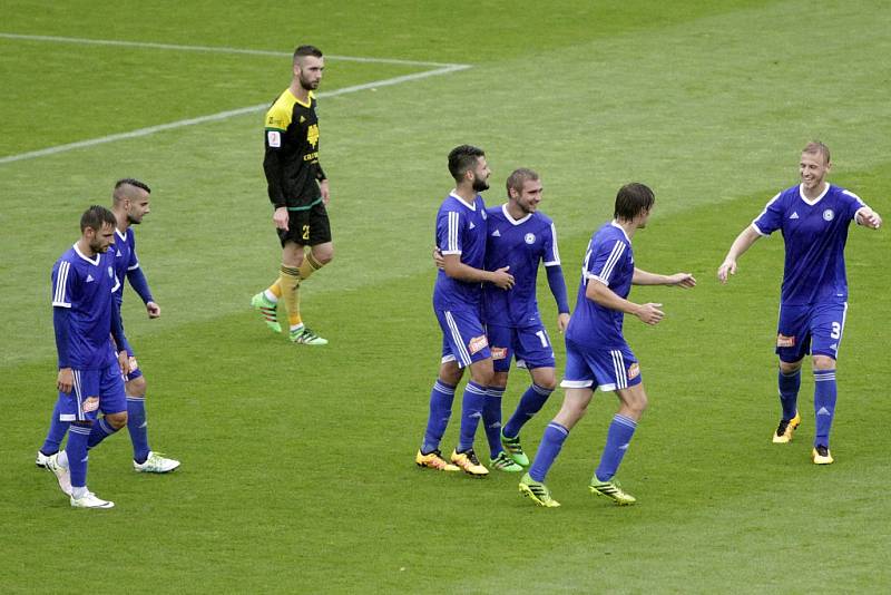 Fotbalisté Sigmy Olomouc (v modrém) porazili GKS Katowice 2:0.